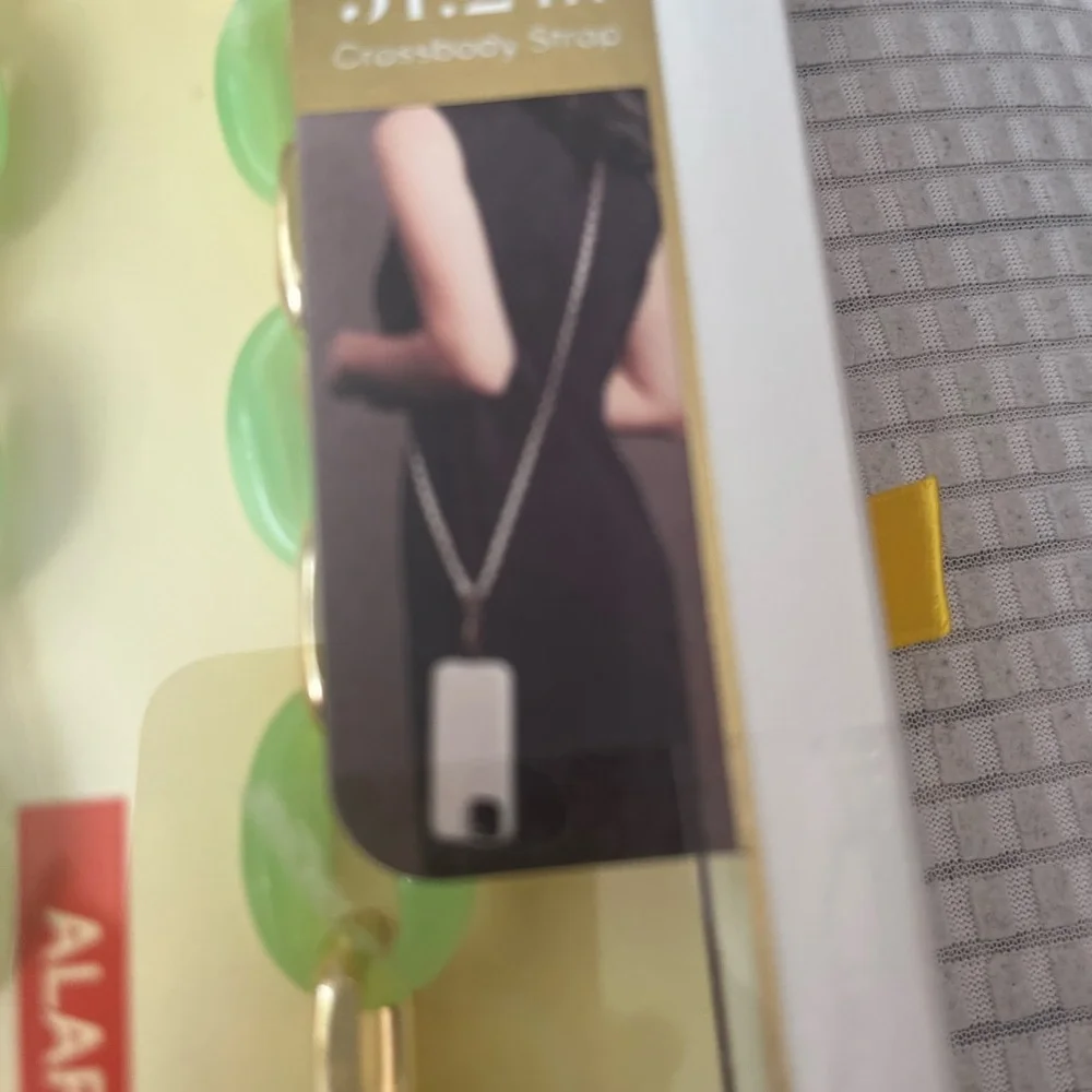 Universal Crossbody Phone Strap Chain Green 51.2 inches Snap and go New in Box